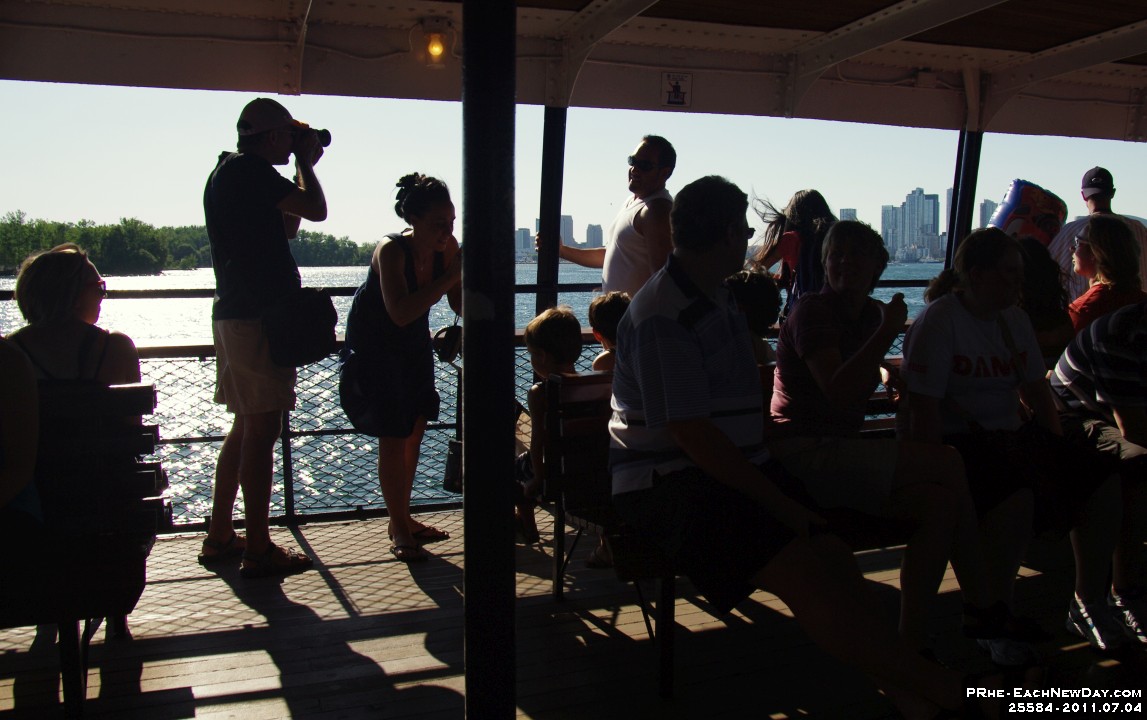 25584Cr - Vacationing, just Beth and I, on the Toronto waterfront - On the Toronto Islands